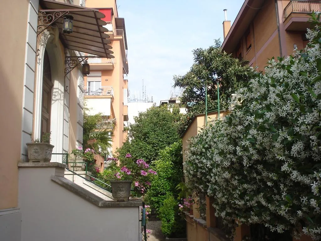 ***  Un Sogno Di Casa Bed & Breakfast Rome Italy